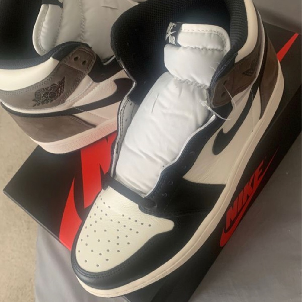 Jordan Mocha 1’s